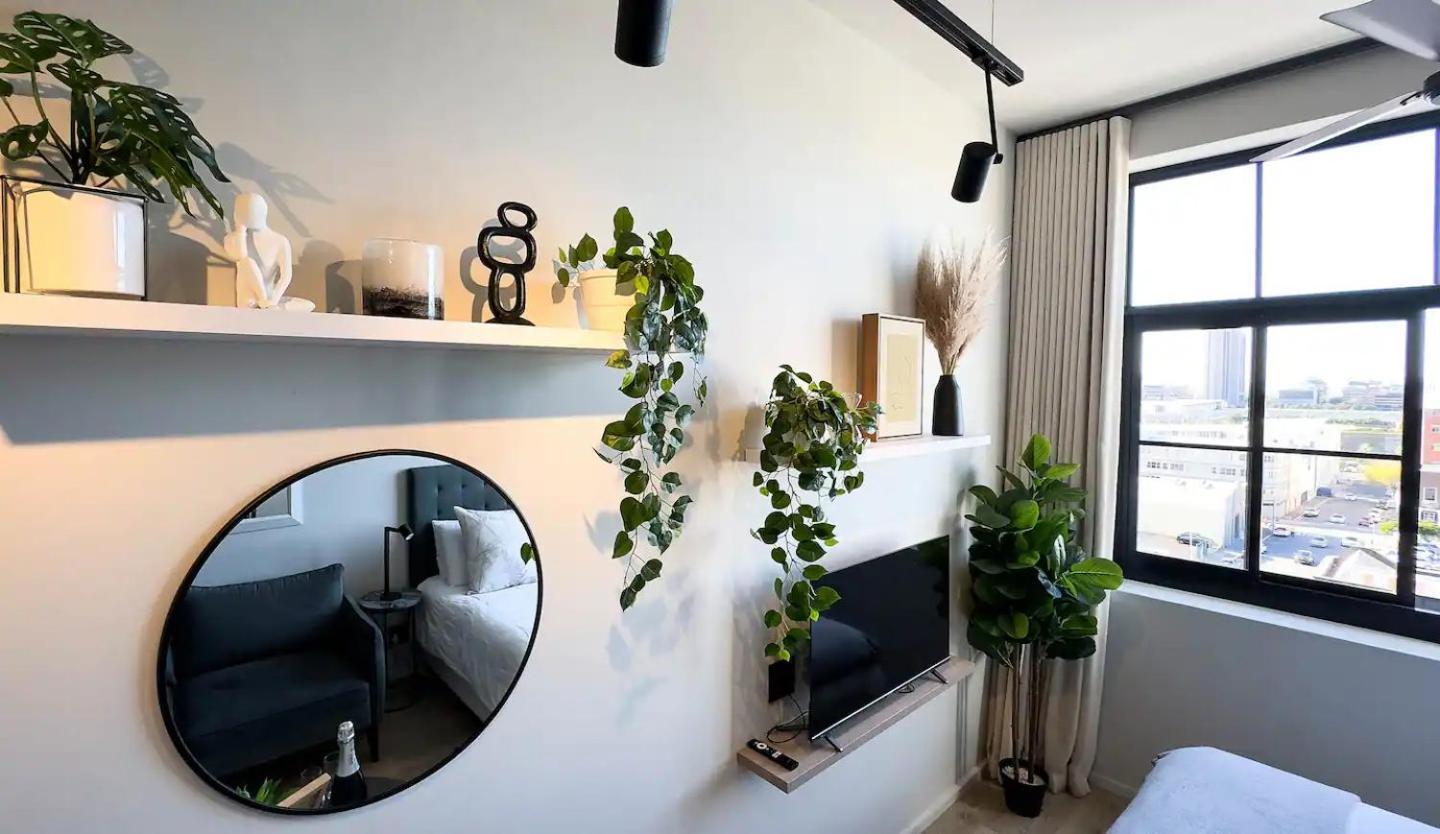 Luxury Tiny / Co_living / Views