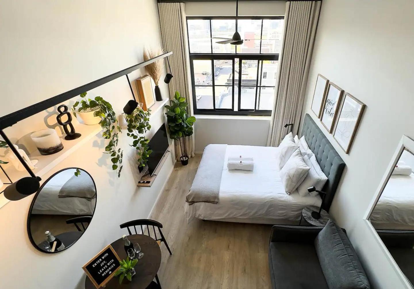 Luxury Tiny / Co_living / Views Apartment Cape Town